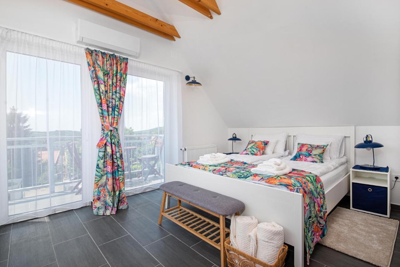 Papoula Vendeghaz Apartment ตีฮานี ภายนอก รูปภาพ