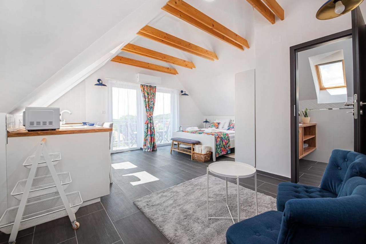 Papoula Vendeghaz Apartment ตีฮานี ภายนอก รูปภาพ