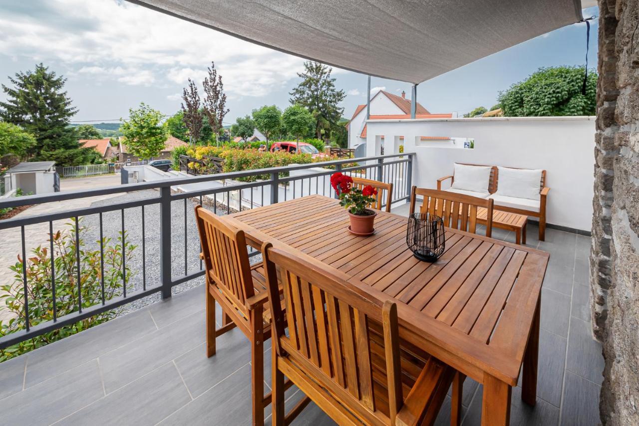 Papoula Vendeghaz Apartment ตีฮานี ภายนอก รูปภาพ