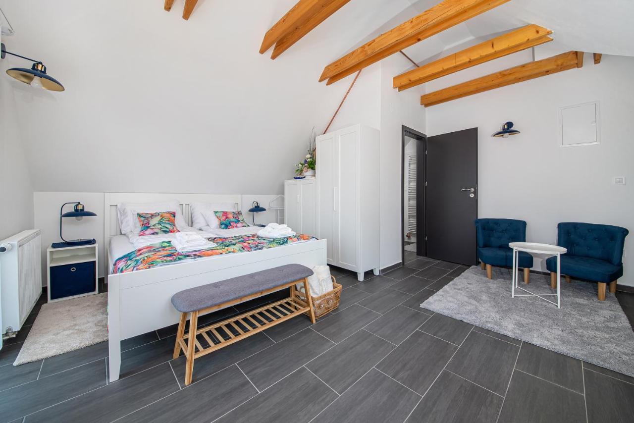 Papoula Vendeghaz Apartment ตีฮานี ภายนอก รูปภาพ