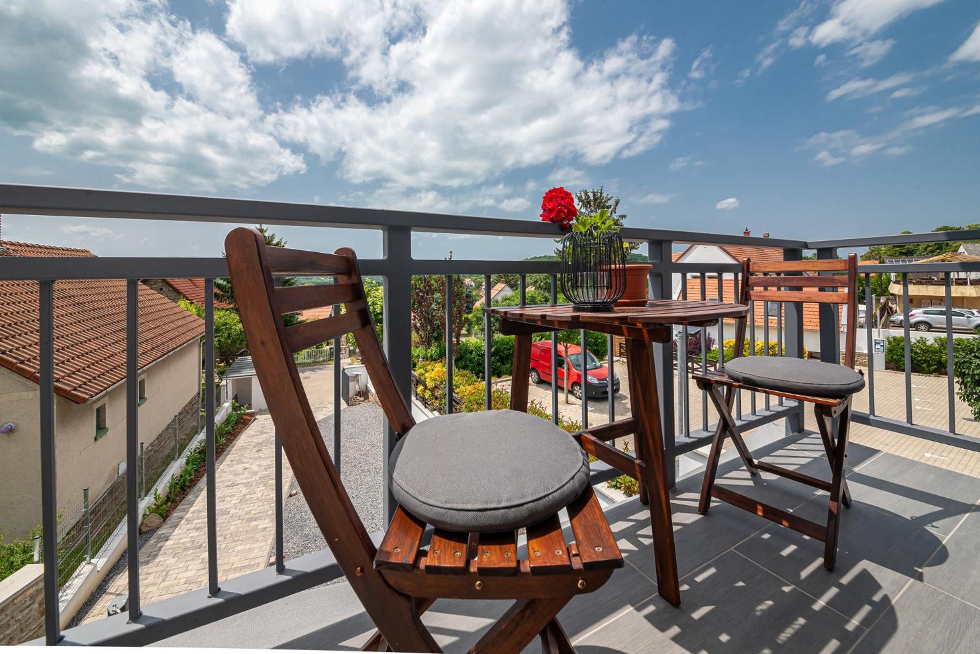 Papoula Vendeghaz Apartment ตีฮานี ภายนอก รูปภาพ