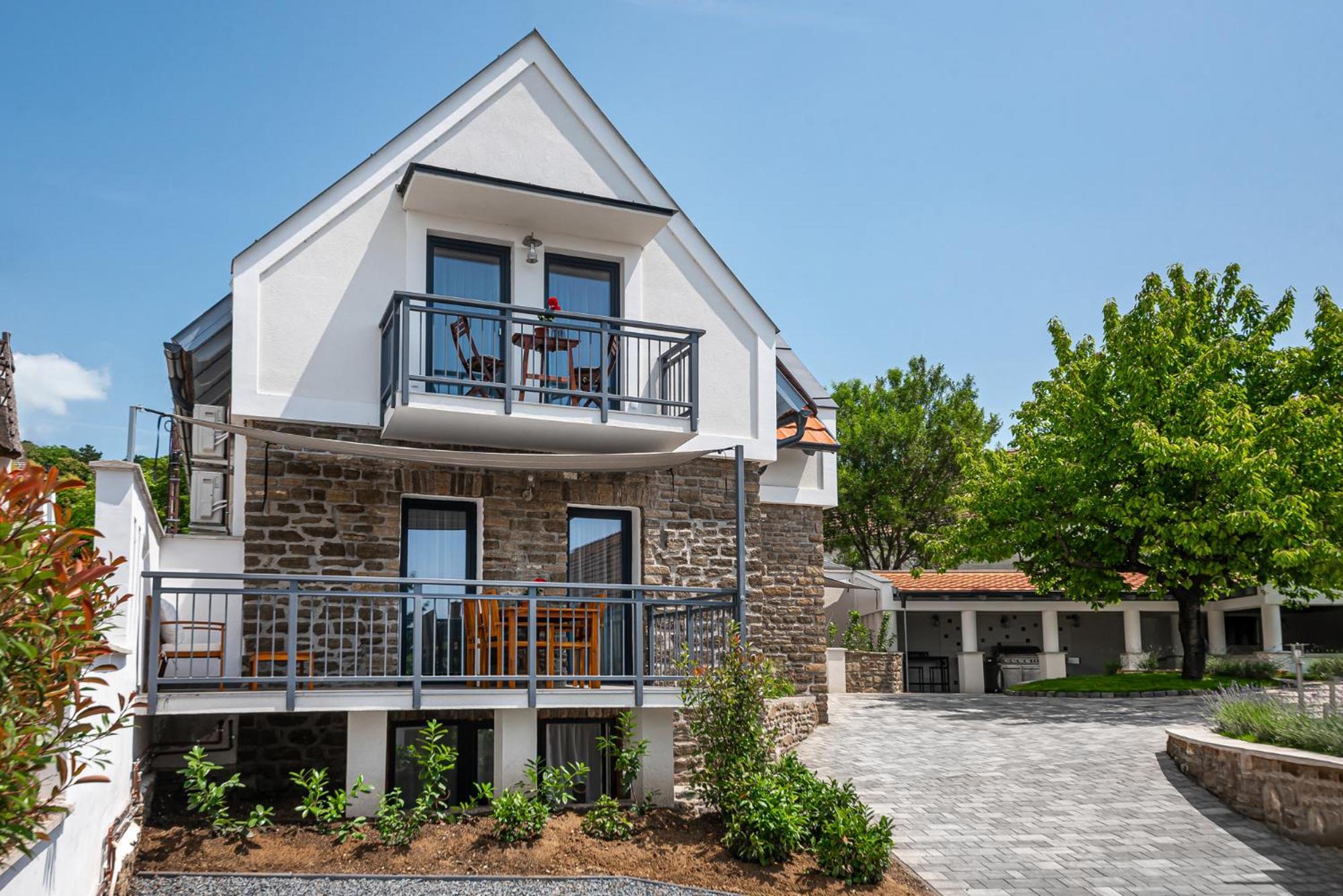 Papoula Vendeghaz Apartment ตีฮานี ภายนอก รูปภาพ